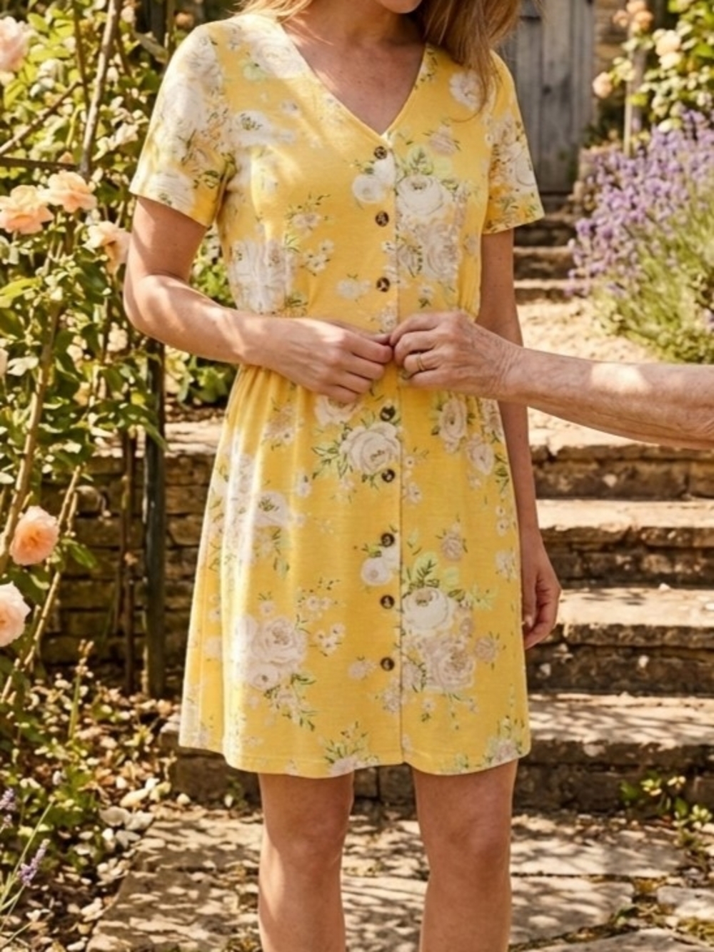 Harlow & Rose Womens M Yellow Floral V-Neck Button Front Fit & Flare Short NWOT